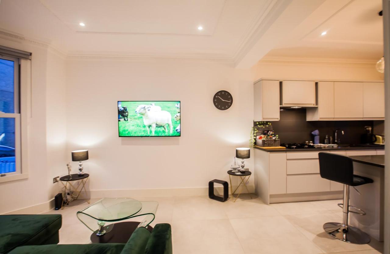 Surbiton Luxury Garden House 19A Villa ภายนอก รูปภาพ